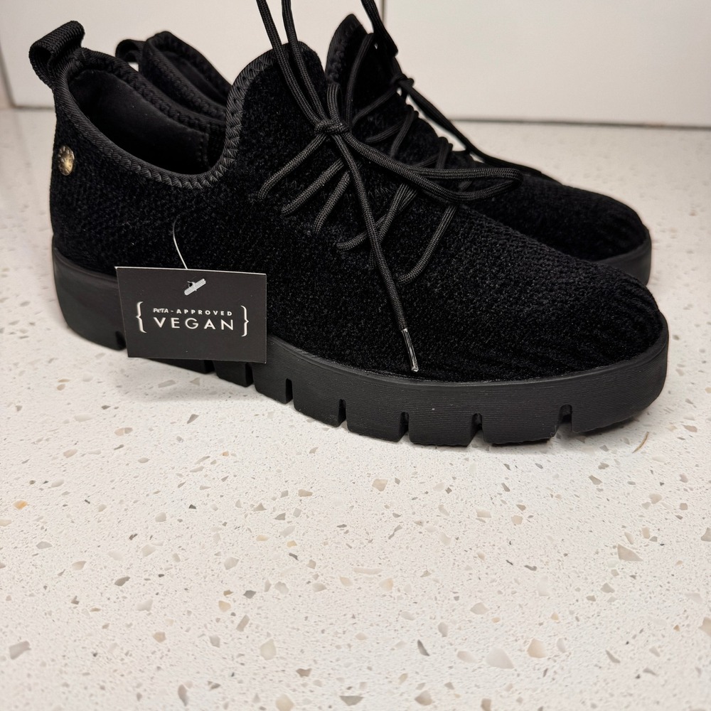 Bernie Mev Cara‎ Women Black Vegan Knit Platform Sneakers Size 38 or 7 NWOT
